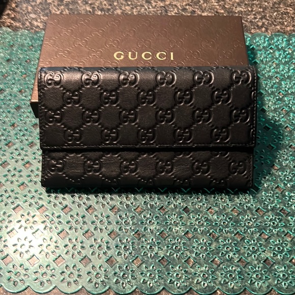 Gucci Handbags - NWT GUCCI GUCCISSIMA WALLET💗💗💗